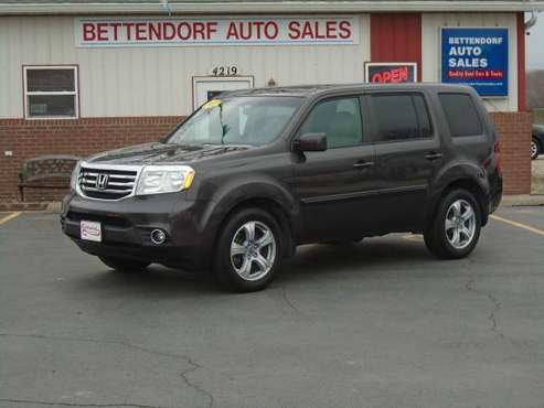 2012 Honda Pilot EXL with DVD 4WD - - by dealer for sale in Bettendorf, IA