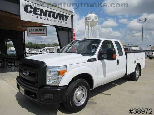 2016 Ford F250 SUPER CAB WHITE Great Deal! for sale in Grand Prairie, TX