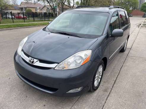 Toyota Sienna Limited 2010 for sale in Chicago, IL