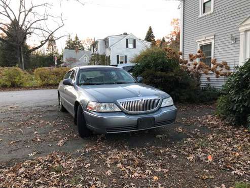 2004 Lincoln Town car Ultimate - cars & trucks - by owner - vehicle... for sale in Holden, MA