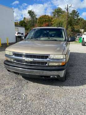 2005 Chevrolet Tahoe 4x4 with 3rd row - cars & trucks - by owner -... for sale in Columbia, SC