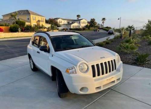 Beautiful 4 4 JEEP COMPASS (Low Miles Runs & Looks Great! for sale in Santee, CA