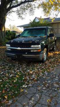 2001 Chevy Tahoe - cars & trucks - by owner - vehicle automotive sale for sale in Elyria, OH