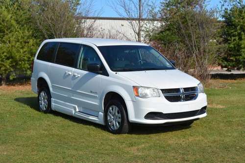 2014 Dodge Grand Caravan Braun Mobility Van - cars & trucks - by... for sale in Crystal Lake, IL