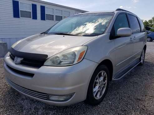 2005 Toyota Sienna XLE - Low Miles! Leather! DVD! Heated Seats! for sale in Independence, Mo, 64058, MO