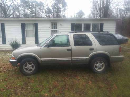2001 blazer 4x4 less then 100 miles on tires oil change and tune up... for sale in REYNOLDSBURG, OH