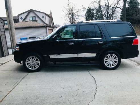 2011 Lincoln Navigator low miles - cars & trucks - by owner -... for sale in Chicago, IL