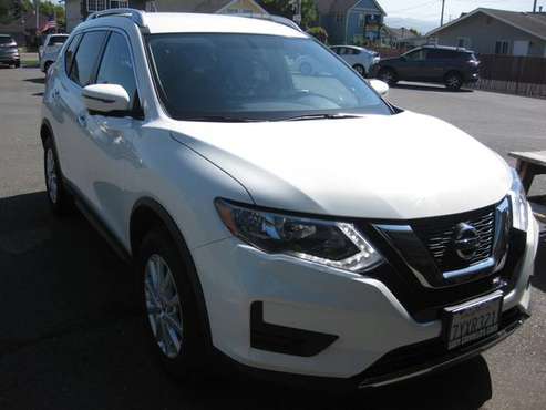 2017 Nissan Rogue SV AWD (4x4) Only 11,000 Miles+ Navigation Like... for sale in Fortuna, CA