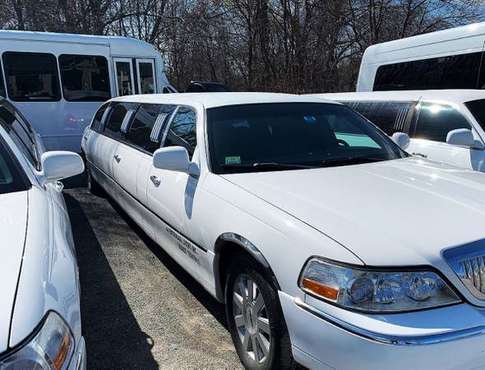 2005 Lincoln Town Car Limousine - cars & trucks - by owner - vehicle... for sale in North Attleboro, RI