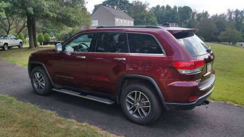 2017 Jeep Grand Cherokee Limited 4X4 Low miles,Loaded for sale in Kemblesville, DE