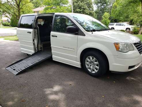 2008 Chrysler Town and Country Wheelchair Accessible Handicap Minivan for sale in Skokie, IL