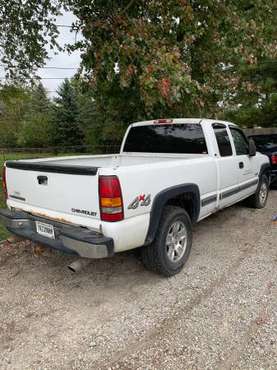 02 Chevy Silverado 4x4 for sale in Fort Wayne, IN