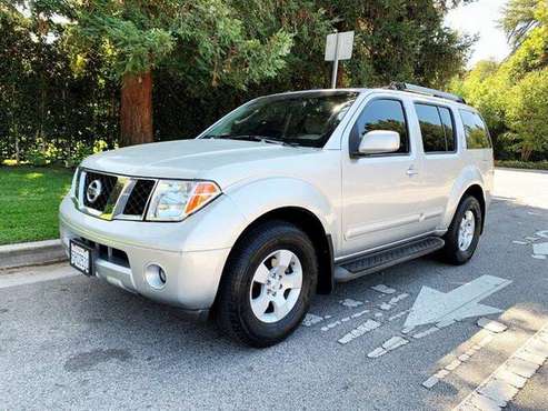 2005 Nissan Pathfinder SE - cars & trucks - by dealer - vehicle... for sale in Los Angeles, CA