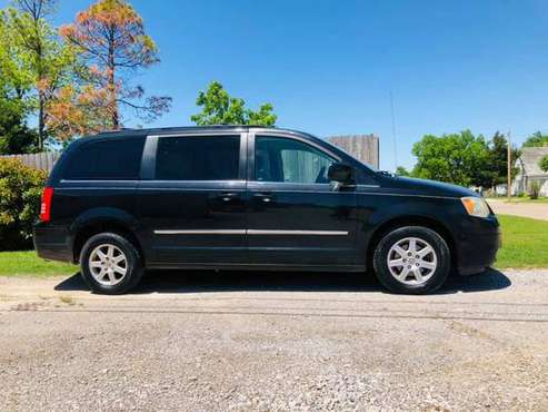2010 Chrysler Town & Country NiCe VAN - - by for sale in LAWTON, OK