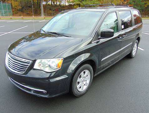 2013 Chrysler Town & Country - cars & trucks - by dealer - vehicle... for sale in Waterbury, CT