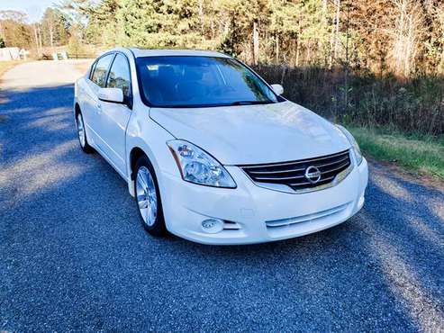 Nissan Altima SR 2011 - cars & trucks - by owner - vehicle... for sale in Spartanburg, SC