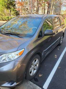 2014 Toyota Sienna L Minivan - cars & trucks - by owner - vehicle... for sale in Chapel hill, NC