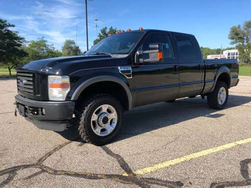 Powerful! 2008 Ford F-250! 4x4! Crew Cab! Diesel! Sharp! for sale in Ortonville, OH