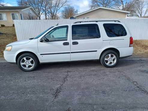 07 Chevrolet uplander low mileage for sale in Saint Louis, MO