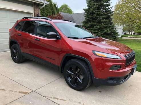 2017 Jeep Cherokee Sport - LOW MILES! - cars & trucks - by owner -... for sale in Des Moines, IA