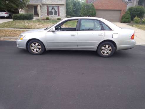 01 TOYOTA AVALON, RELIABLE, RUNS GREAT! for sale in Columbus, OH