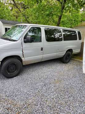 Ford E350 xlt clubwagon for sale in Lake Grove, NY