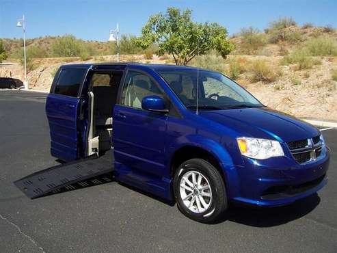 2013 Dodge Grand Caravan SXT Wheelchair Handicap Mobility Van - cars... for sale in Phoenix, WY