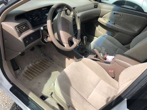 00 Toyota Camry needs engine for sale in Cartersville, GA
