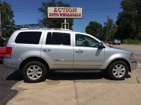 2007 Chrysler Aspen Limited, 3rd Row seating,V-8, 4x4 NO RUST HERE! for sale in Painesville , OH