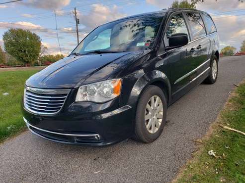 2014 Chrysler Town and county clean loaded for sale in Perry, OH
