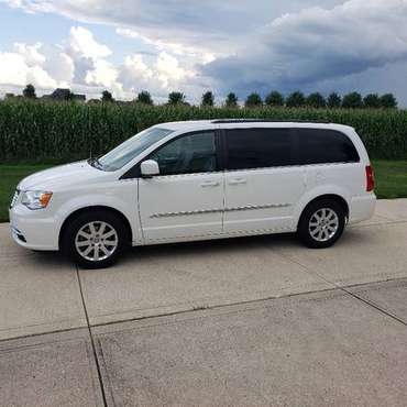 2013 Chrysler Town&Country - cars & trucks - by owner - vehicle... for sale in FRANKLIN, IN