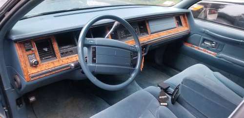 93 Lincoln town car - cars & trucks - by dealer - vehicle automotive... for sale in Blackstone, MA