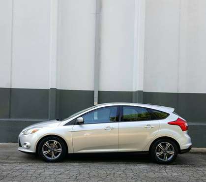 Ingot Silver 2012 Ford Focus SE // 1 Owner // 4 Cyl // Records for sale in Raleigh, NC
