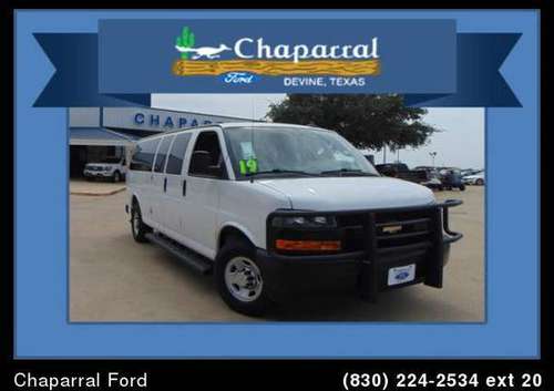 2019 Chevrolet Express Passenger Ls ( Mileage: 51, 994! - cars & for sale in Devine, TX