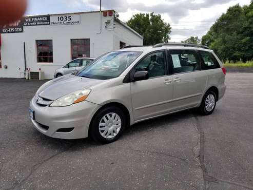 2008 Toyota Sienna LE FWD 7 Passenger Seating CLEAN CARFAX NICE VAN for sale in South St. Paul, MN