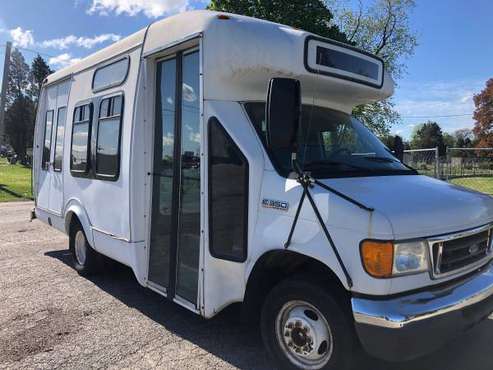 2006 Ford E350 15 passenger wheelchair bus with power lift! - cars for sale in Bensenville, IL