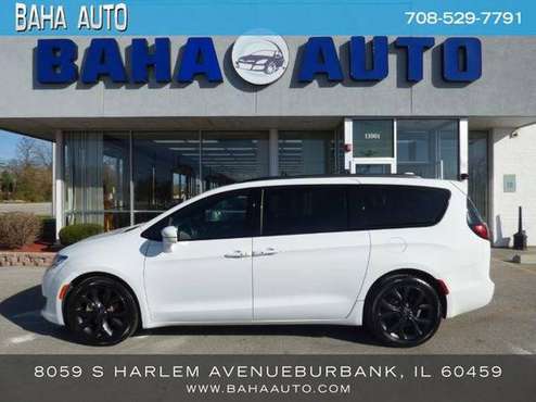 2019 Chrysler Pacifica Limited Holiday Special - cars & trucks - by... for sale in Burbank, IL