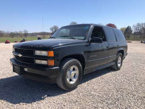 2000 Chevy Tahoe Limited - - by dealer - vehicle for sale in Harrisburg Illinois, IL