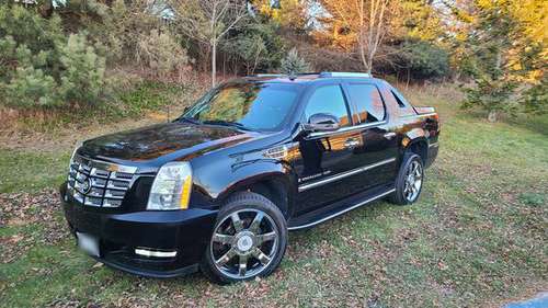 Cadillac Escalade EXT - 22k ORIGINAL Miles - LOADED Extremely RARE!... for sale in Madison, WI