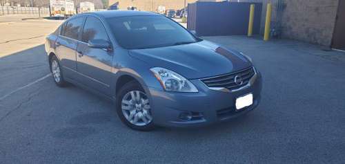2010 NISSAN ALTIMA EXCELLENT CONDITION 4CYLINDER - cars & trucks -... for sale in Elgin, IL