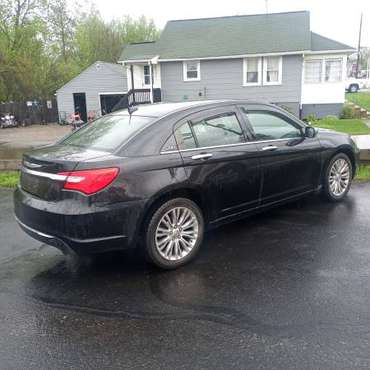 CHRYSLER 200 RUNS GREAT - - by dealer - vehicle for sale in Canton, OH