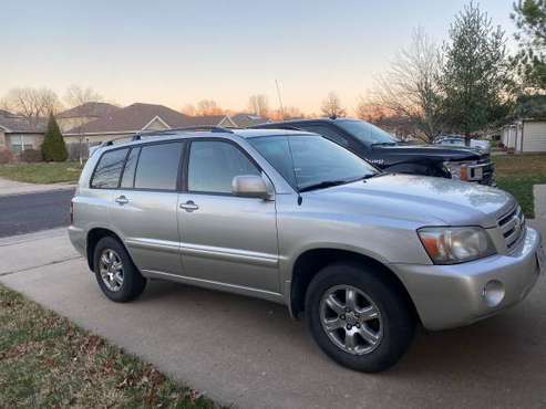 2007 Toyota Highlander - cars & trucks - by owner - vehicle... for sale in Columbia, MO