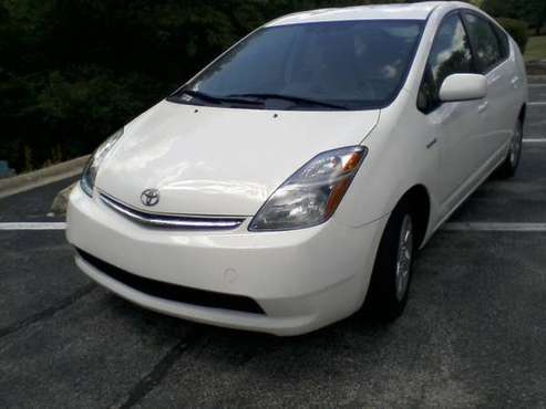 2008 Toyota Prius Hybrid: Mint Condition Only 3400 Miles! - cars & for sale in Chicago, IL