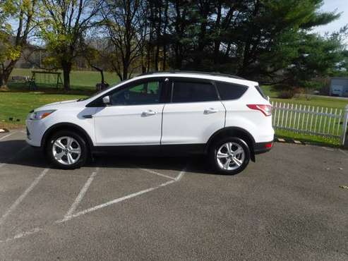 2014 FORD ESCAPE SE NO RUST ALL WHEEL DRIVE - cars & trucks - by... for sale in Whitney Point, NY