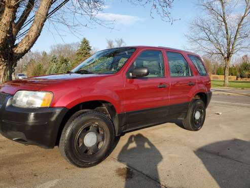 2004 Ford escape low miles - cars & trucks - by owner - vehicle... for sale in Tipp City, OH