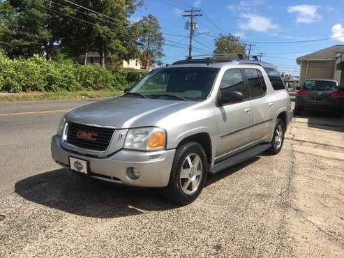 2005 GMC Envoy XUV AWD loaded 7 passenger - cars & trucks - by owner... for sale in Southport, NY