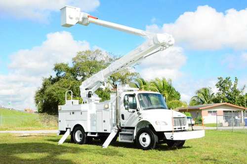 2009 FREIGHTLINER M2 ALTEC BUCKET TRUCK 55FT - - by for sale in NC