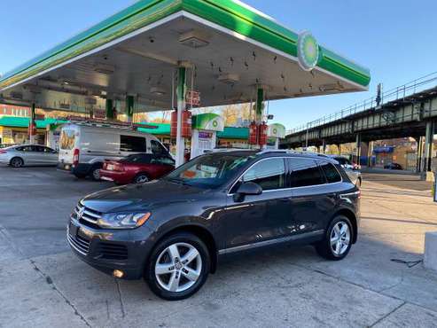 2013 Volkswagen Touareg TDI AWD TurboDiesel Clean CarFax 28 Records for sale in Brooklyn, NY