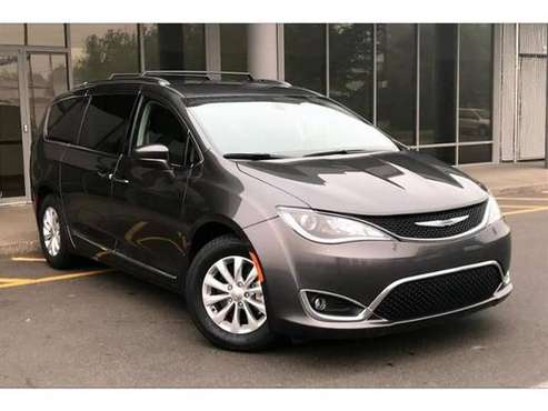 2019 Chrysler Pacifica Touring L Minivan, Passenger - cars & trucks... for sale in Medford, OR