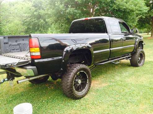 2004 GMC Black lifted Truck for sale in Harleysville, PA